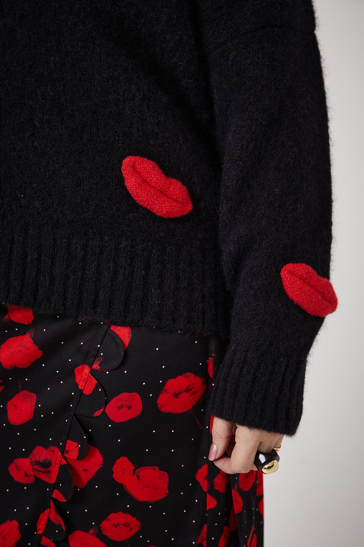 MICKS LIPS CARDI | Black - Keko Studio