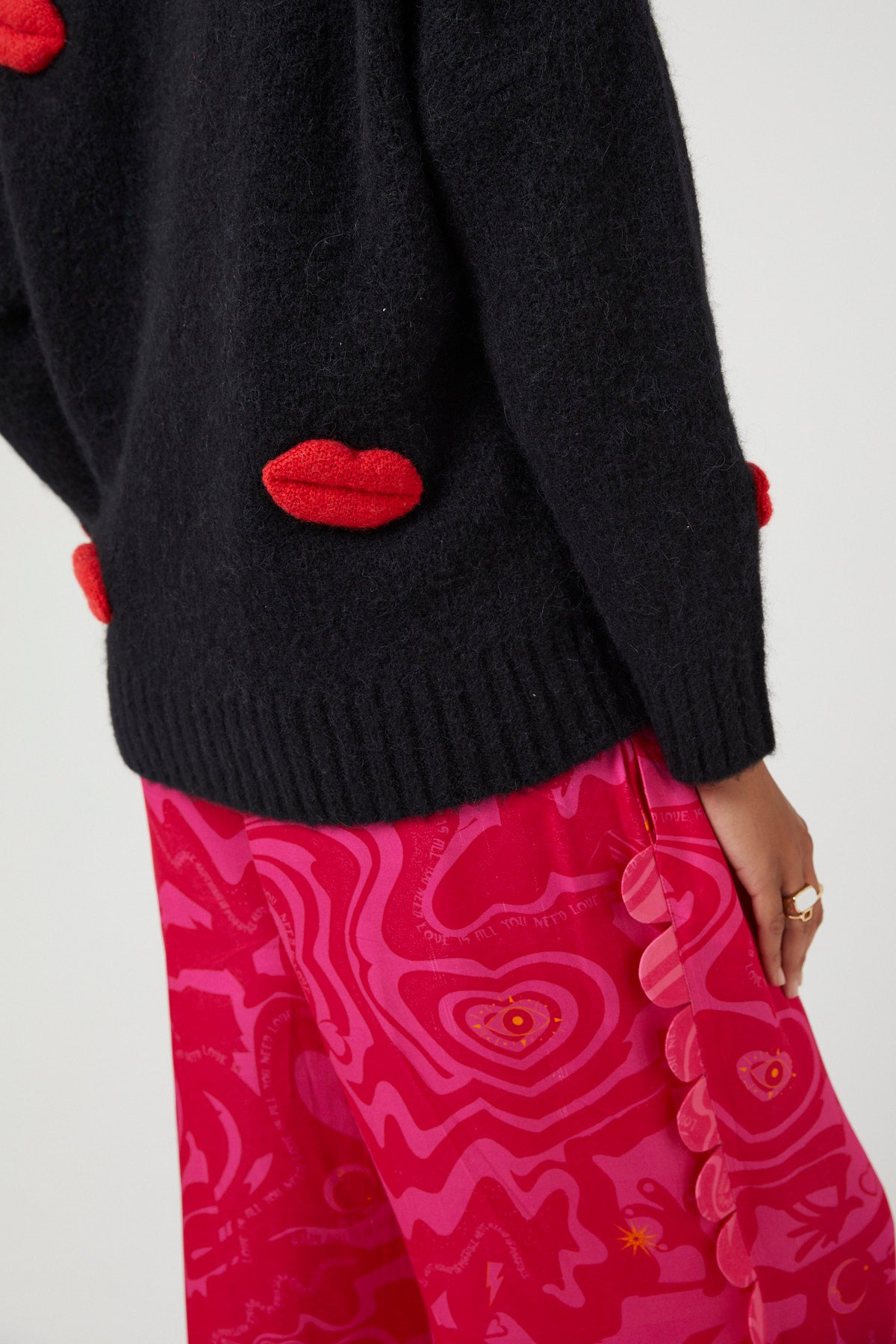 MICKS LIPS CARDI | Black - Keko Studio